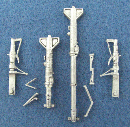 4808120F-420Phantom20FG.1201.5x300-1.jpg F-4 Phantom FG.1 Landing Gear (Has) - Image 1