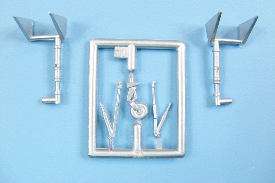 72198_HR-1.jpg Kugisho P1Y1/2-3 Ginga (Francis) Landing Gear (Has) - Image 1